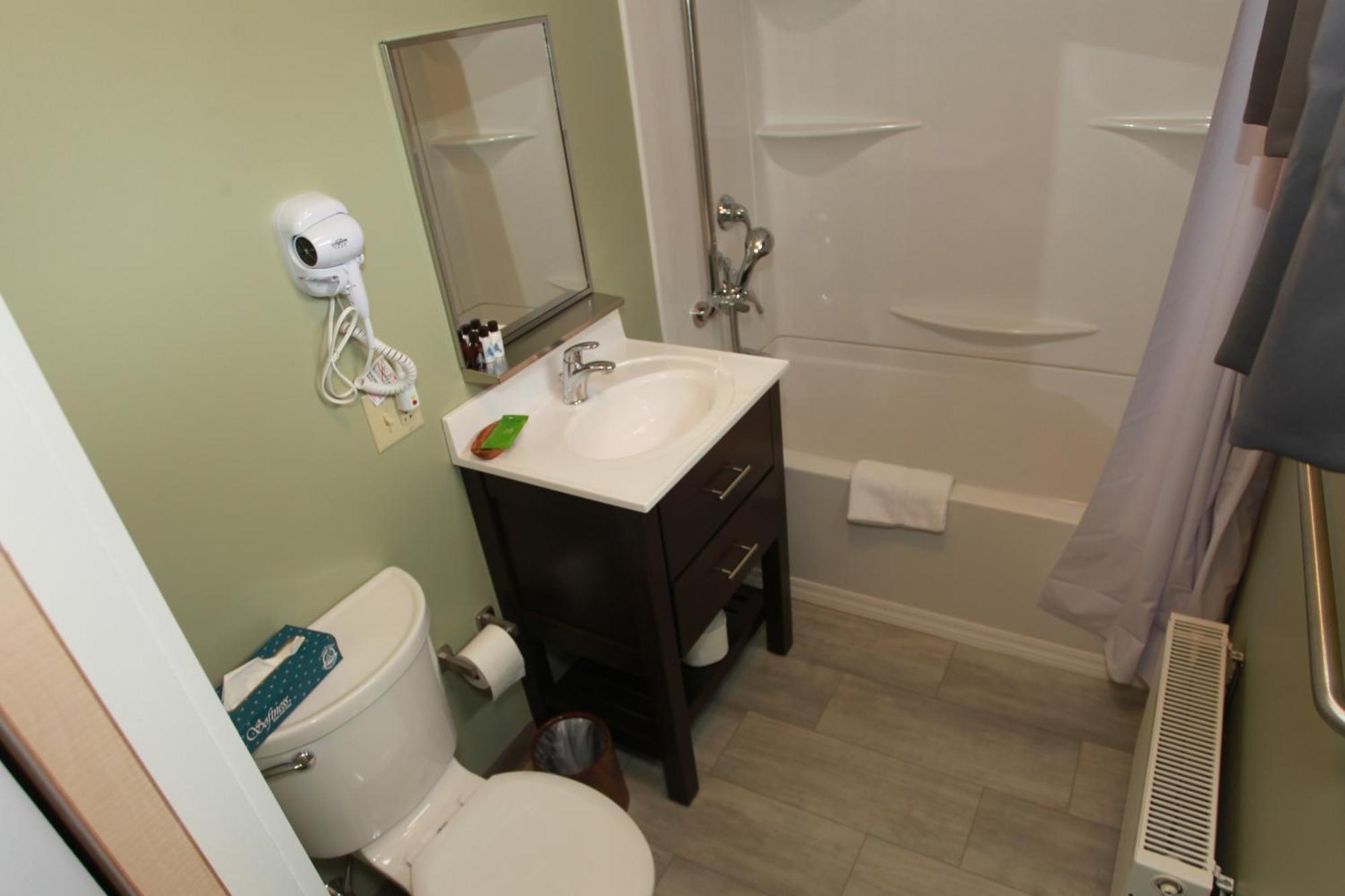 Wolastoq Inn And Suites Houlton 외부 사진
